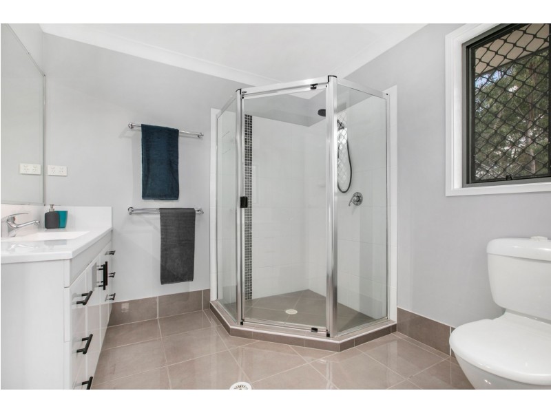 6 Estuary Ave, Victoria Point QLD 4165