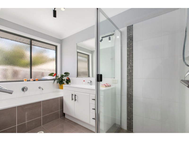 6 Estuary Ave, Victoria Point QLD 4165