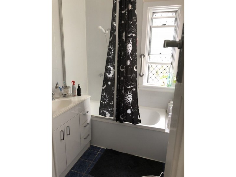 19 Eton St, West Rockhampton QLD 4700