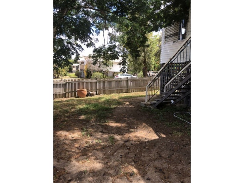 19 Eton St, West Rockhampton QLD 4700