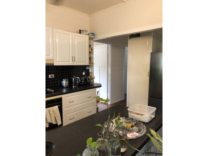 19 Eton St, West Rockhampton QLD 4700