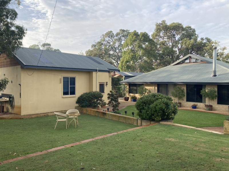 4 Tuckey Place, Golden Bay WA 6174