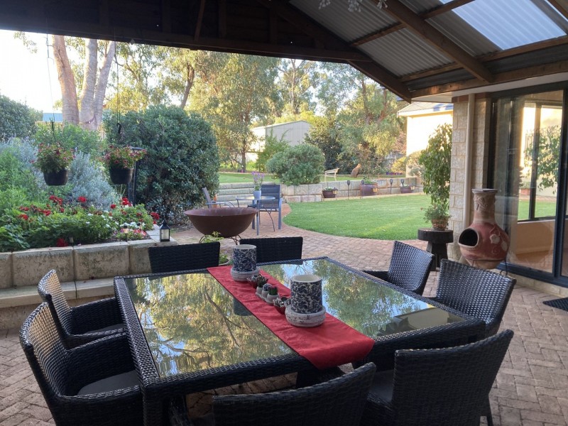 4 Tuckey Place, Golden Bay WA 6174