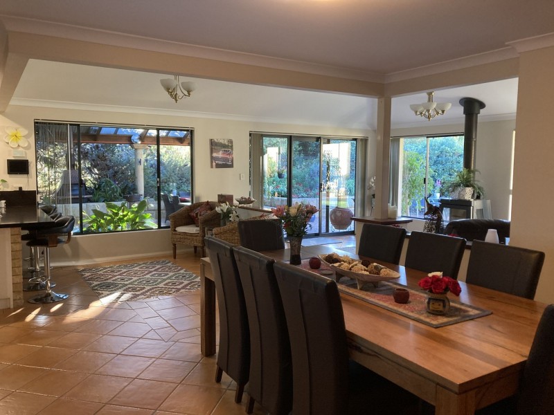 4 Tuckey Place, Golden Bay WA 6174