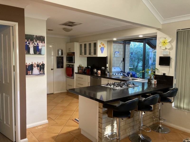 4 Tuckey Place, Golden Bay WA 6174