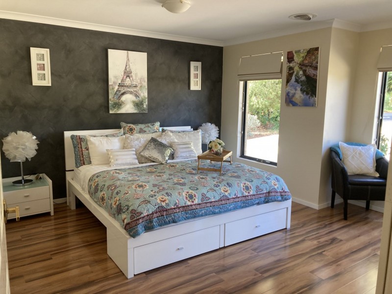 4 Tuckey Place, Golden Bay WA 6174