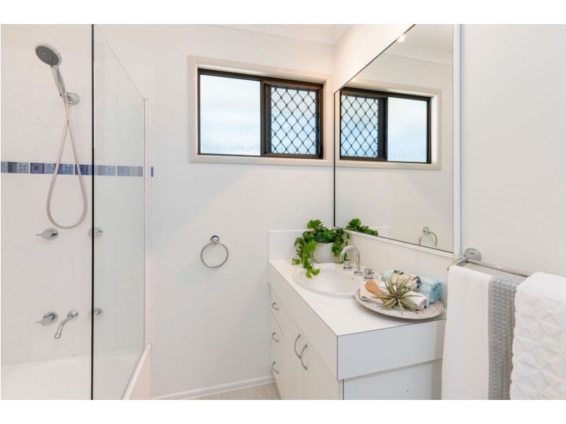 16 Domino Crescent, Andergrove QLD 4740