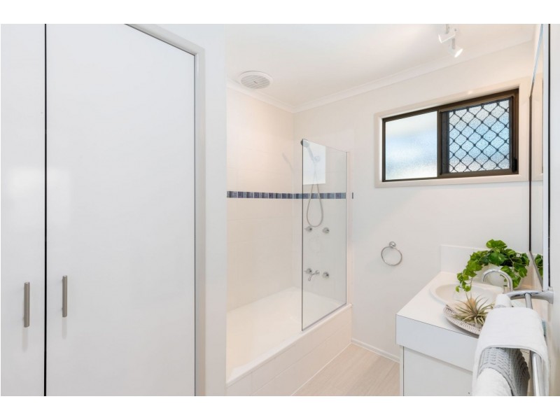16 Domino Crescent, Andergrove QLD 4740