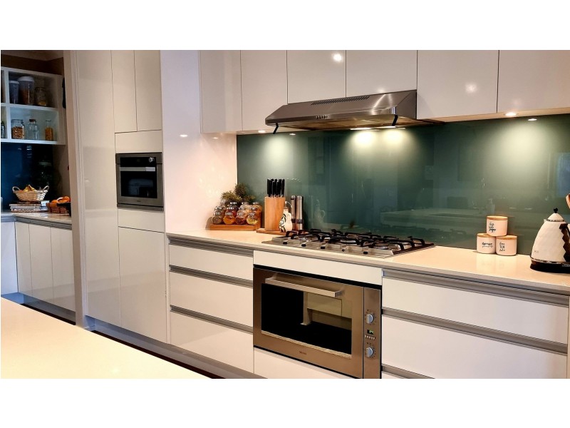 28 Peppermint Grove, Taylors Hill VIC 3037