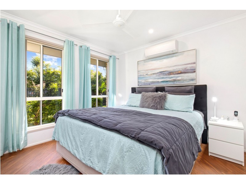 5 Coast Bay Close, Point Vernon QLD 4655