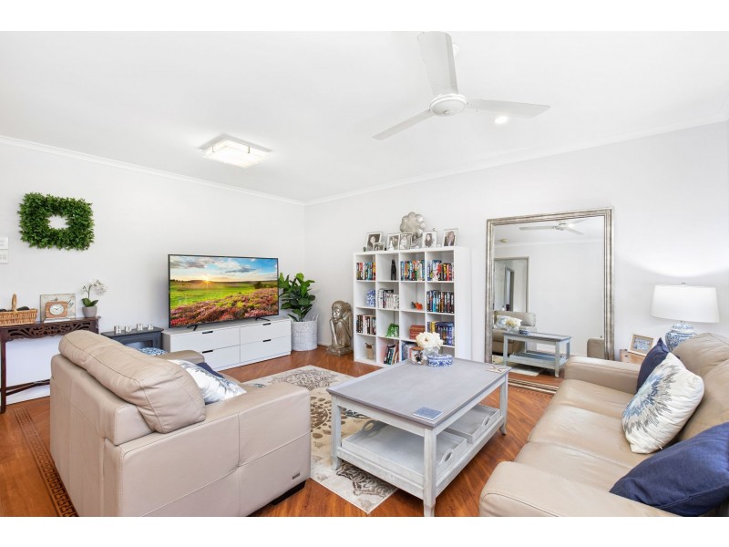 5 Coast Bay Close, Point Vernon QLD 4655