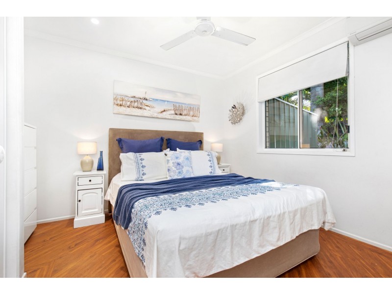 5 Coast Bay Close, Point Vernon QLD 4655