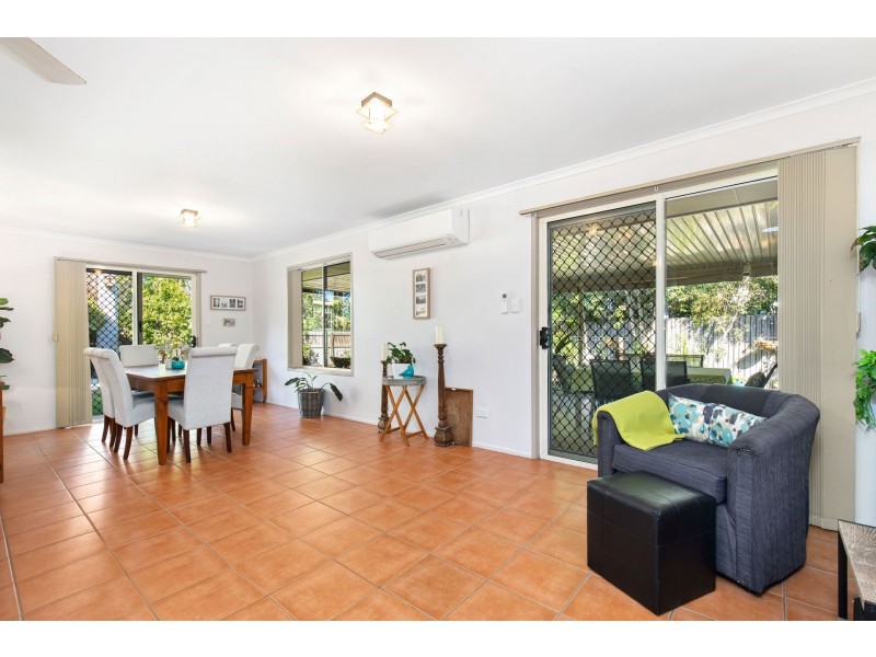5 Coast Bay Close, Point Vernon QLD 4655