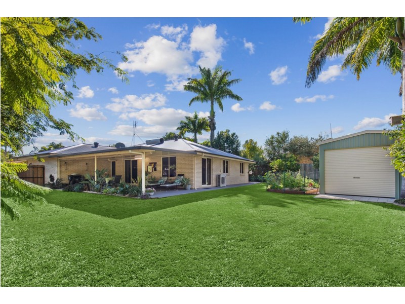 5 Coast Bay Close, Point Vernon QLD 4655