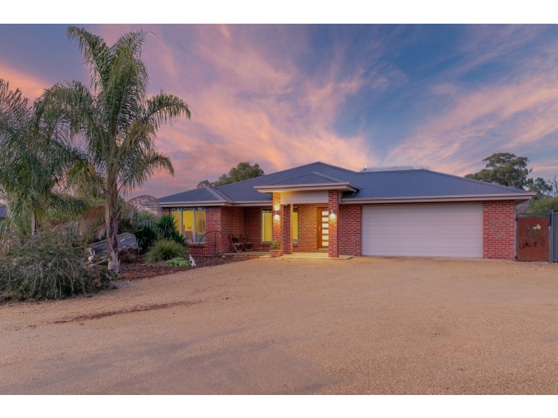 94-96 Augusta Street, Corowa NSW 2646