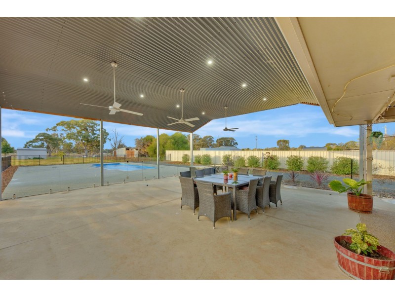 94-96 Augusta Street, Corowa NSW 2646