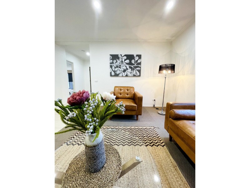 8 Vine Close, Point Cook VIC 3030