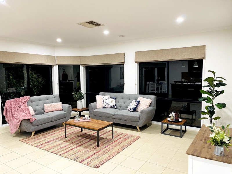 8 Vine Close, Point Cook VIC 3030