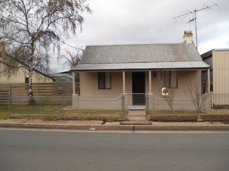 9 Taylor Street, Goulburn NSW 2580