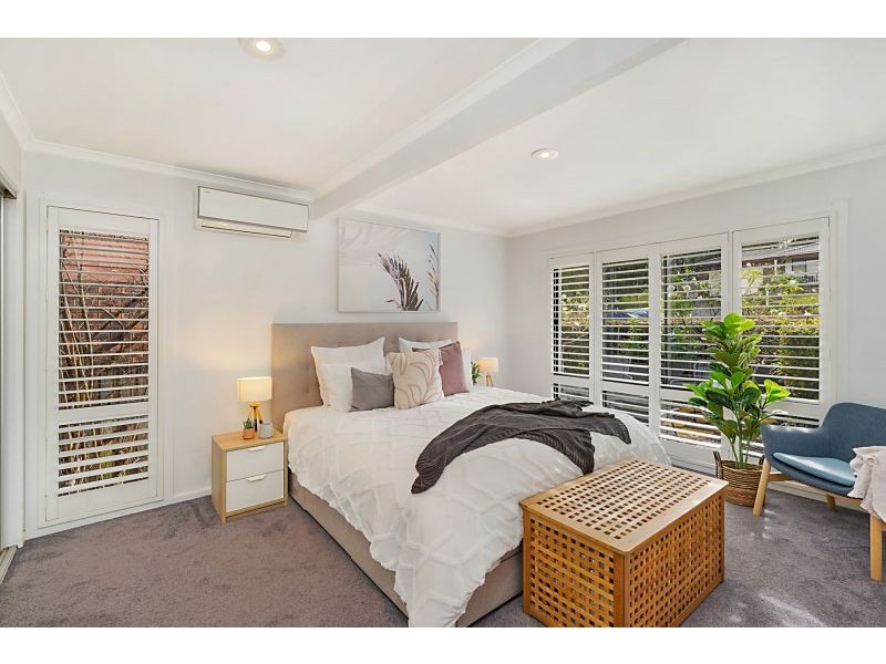 11 Lenaghan Crescent, Eleebana NSW 2282