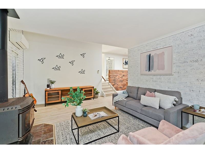 11 Lenaghan Crescent, Eleebana NSW 2282