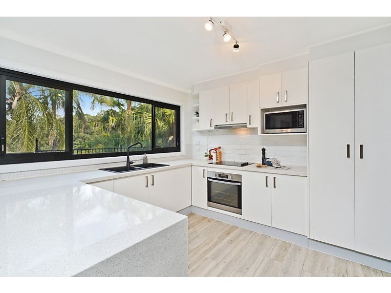 11 Lenaghan Crescent, Eleebana NSW 2282