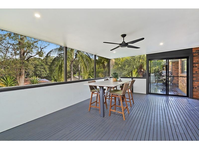 11 Lenaghan Crescent, Eleebana NSW 2282