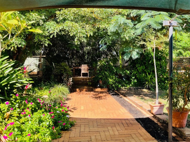 11 Yannarie Crescent, Dampier WA 6713