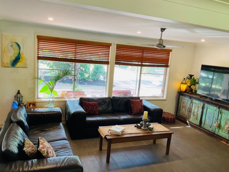 11 Yannarie Crescent, Dampier WA 6713