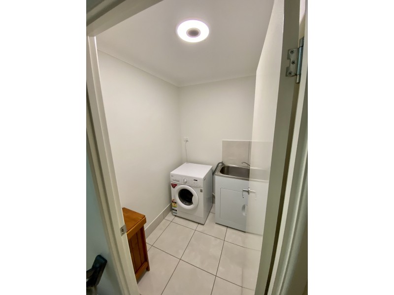 5 Trafalgar crt, Southside QLD 4570