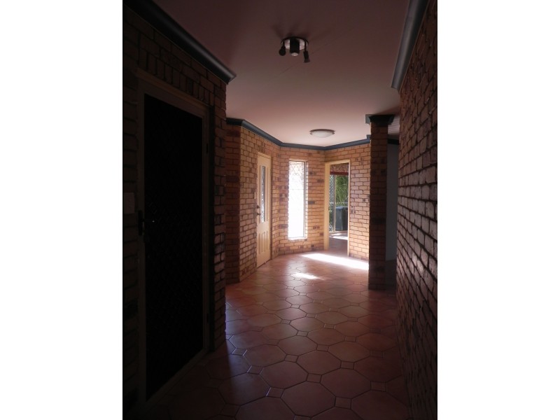 28 Aimee Drive, Urangan QLD 4655
