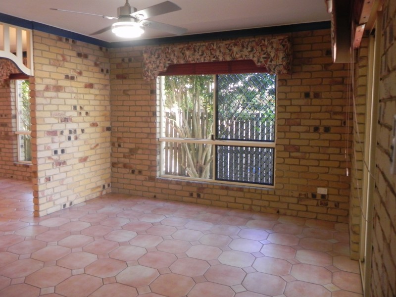 28 Aimee Drive, Urangan QLD 4655