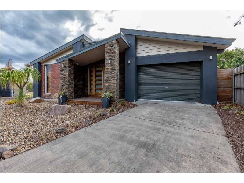 2 Birch Place, Sale VIC 3850