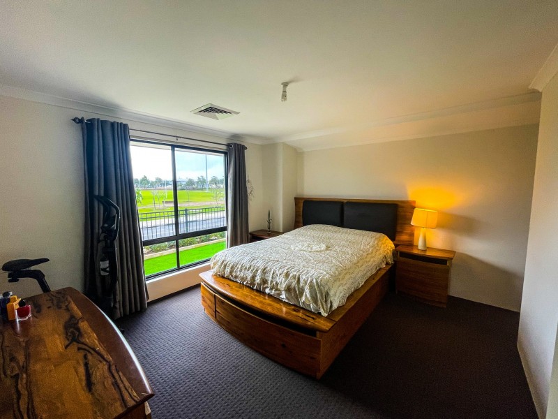 90 Macquarie Blvd, Hammond Park WA 6164