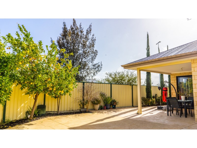 90 Macquarie Blvd, Hammond Park WA 6164