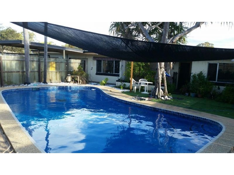 2-4 Mylne Court, Torquay QLD 4655
