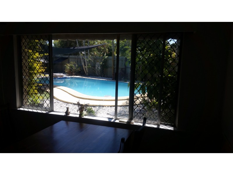 2-4 Mylne Court, Torquay QLD 4655