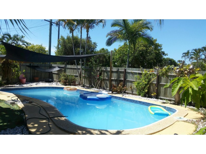 2-4 Mylne Court, Torquay QLD 4655