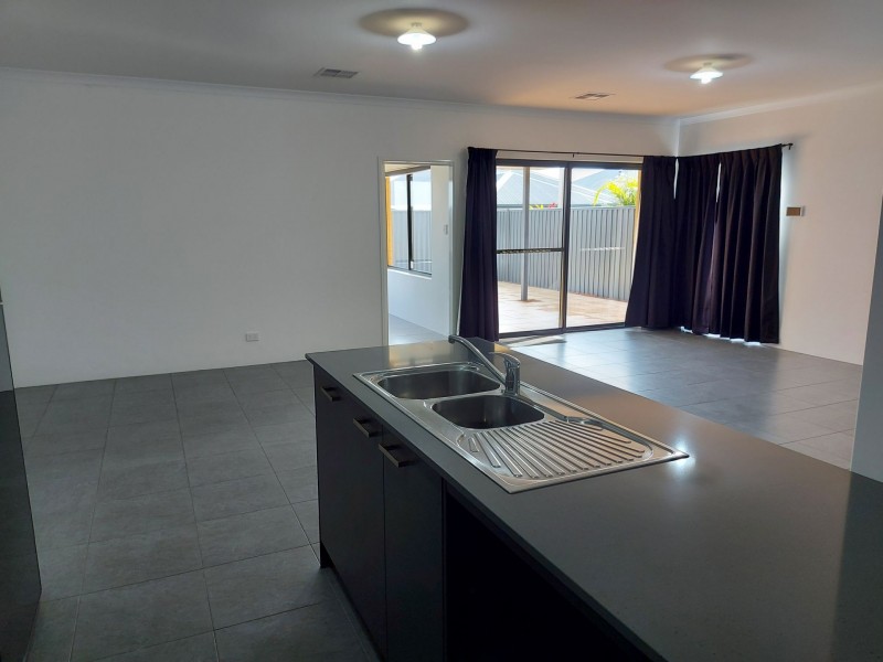 10 Aventurine way, Byford WA 6122