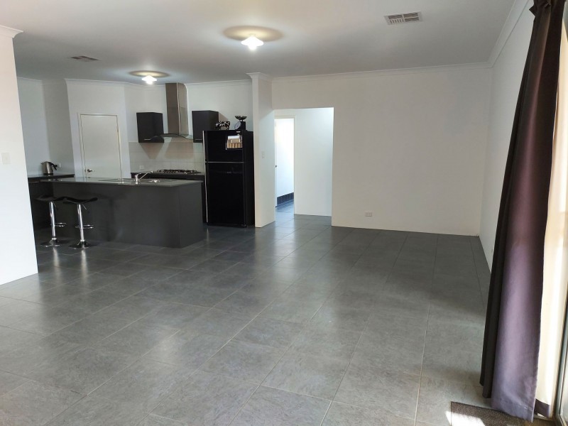 10 Aventurine way, Byford WA 6122