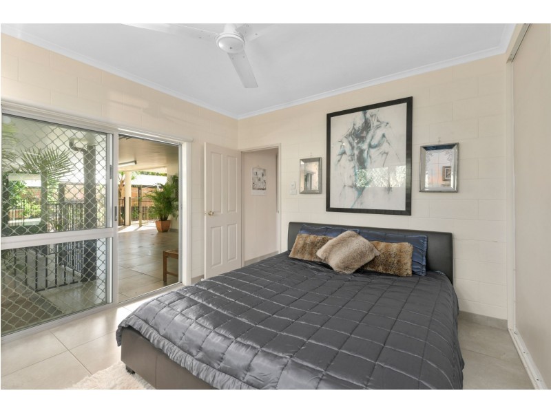 9 Mermaid Close, Bentley Park QLD 4869