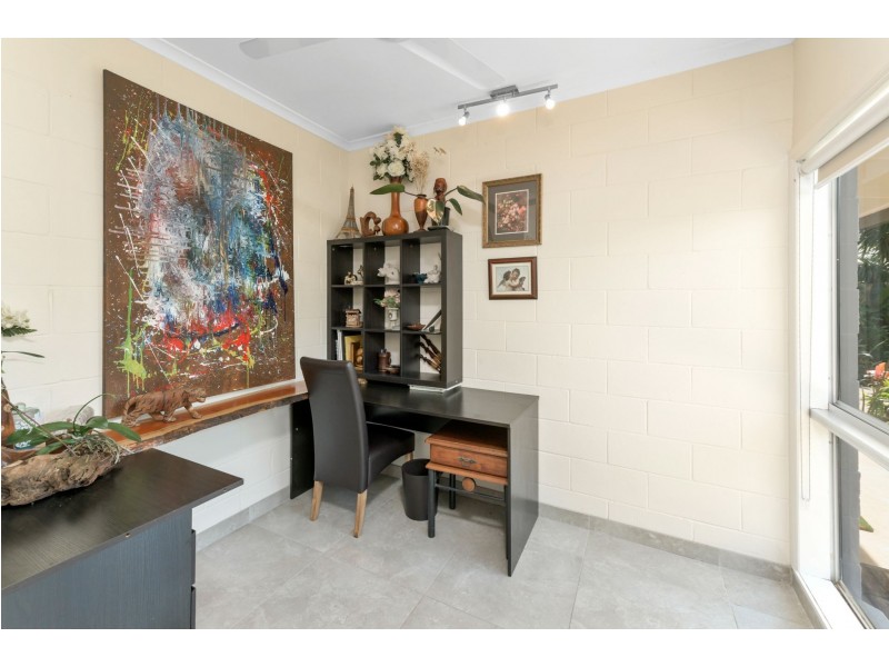 9 Mermaid Close, Bentley Park QLD 4869
