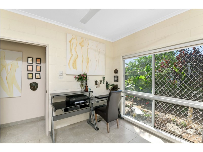 9 Mermaid Close, Bentley Park QLD 4869