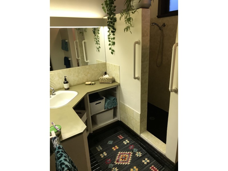 2/4 Caraselle Avenue, Wangaratta VIC 3677