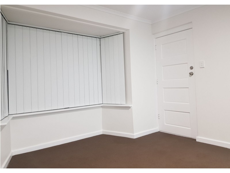 4 Kurrajong Way, Camillo WA 6111