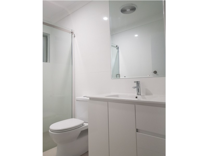 4 Kurrajong Way, Camillo WA 6111