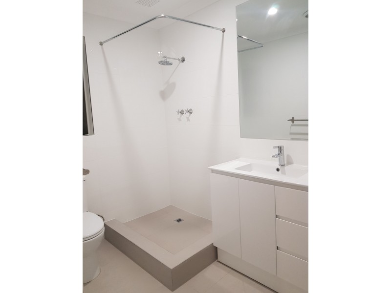 4 Kurrajong Way, Camillo WA 6111