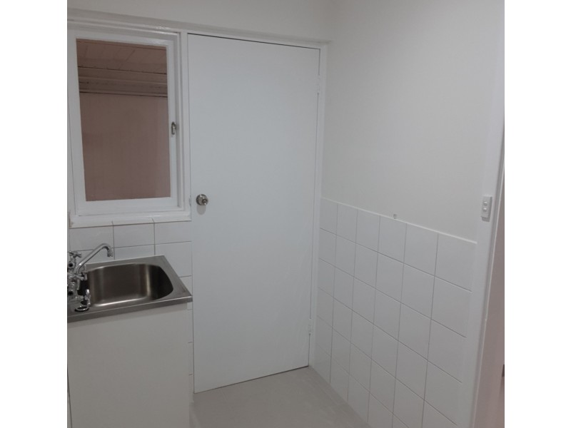 4 Kurrajong Way, Camillo WA 6111