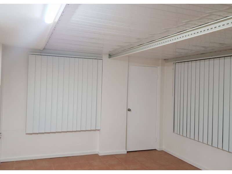 4 Kurrajong Way, Camillo WA 6111