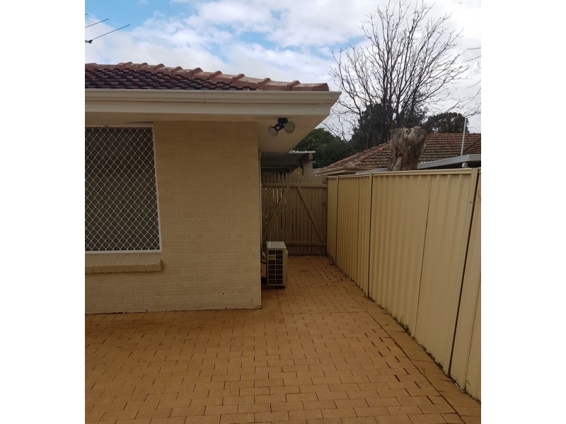 4 Kurrajong Way, Camillo WA 6111